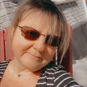 Meet your Posher, Juliette